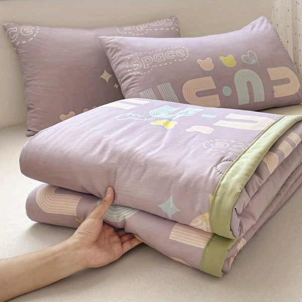 Ultra-Soft Four-season Quilt - Lightweight, Breathable & Light Beige-Friendly with Cartoon Print Design for All Seasons Cartoon Blanket