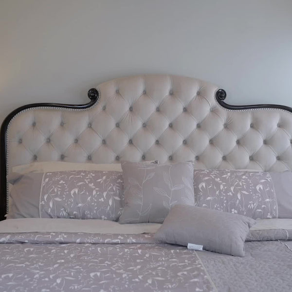 Premium Comfort Elevate your bedroom with this meticulously crafted 9-piece bedding collection