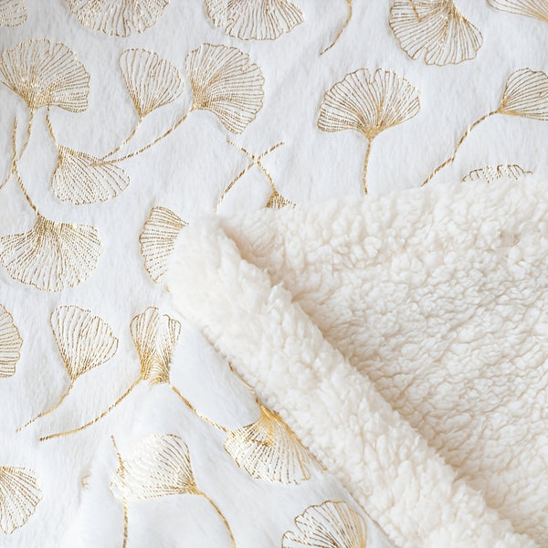 One Piece of Faux Rabbit Fur Ginkgo Leaf Blanket, Soft and Comfortable, Thickened for Warmth
