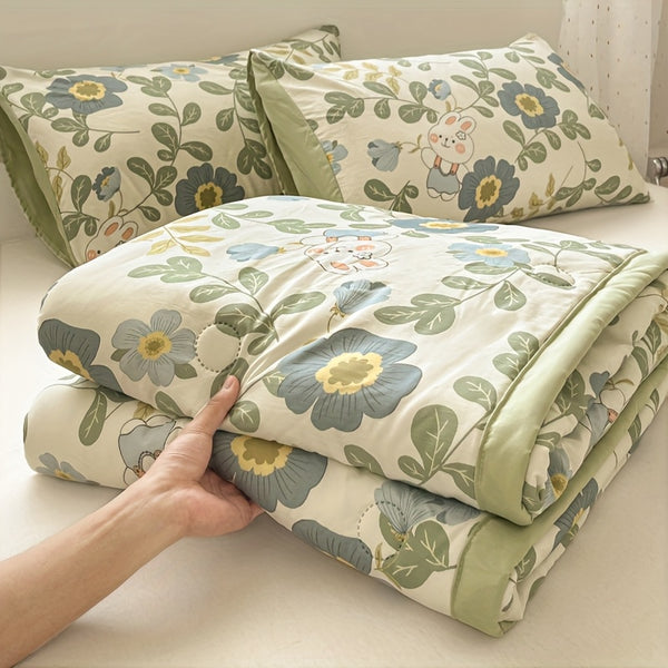 Ultra-Soft Four-season Quilt - Lightweight, Breathable & Light Beige-Friendly with Cartoon Print Design for All Seasons Cartoon Blanket